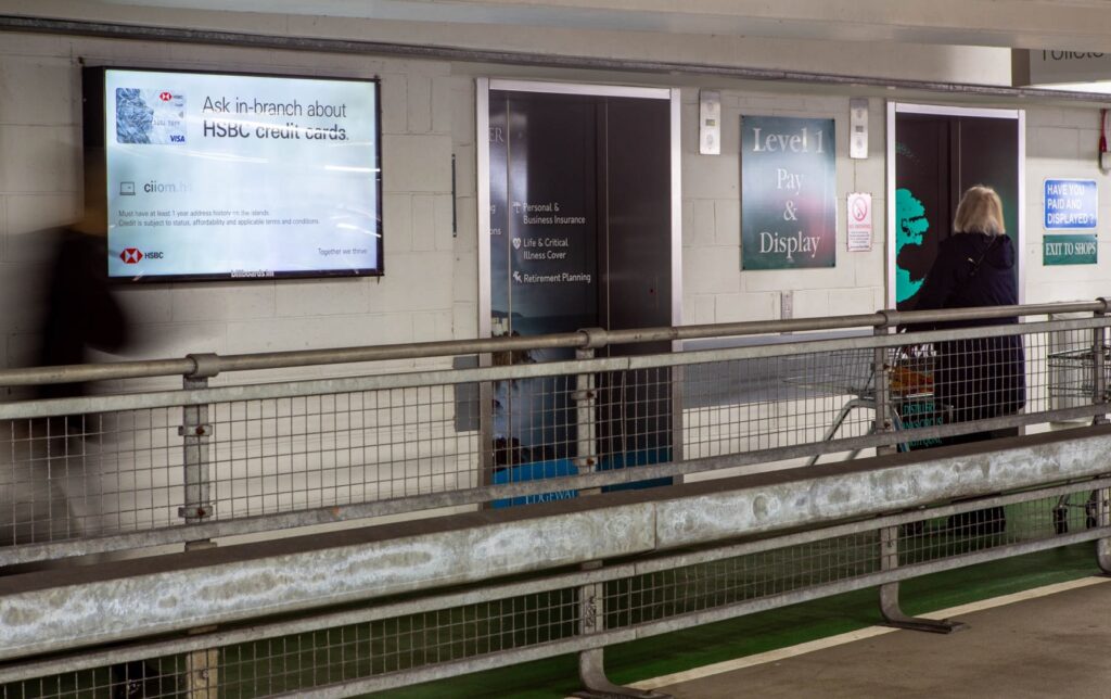 M&S Digital Screen